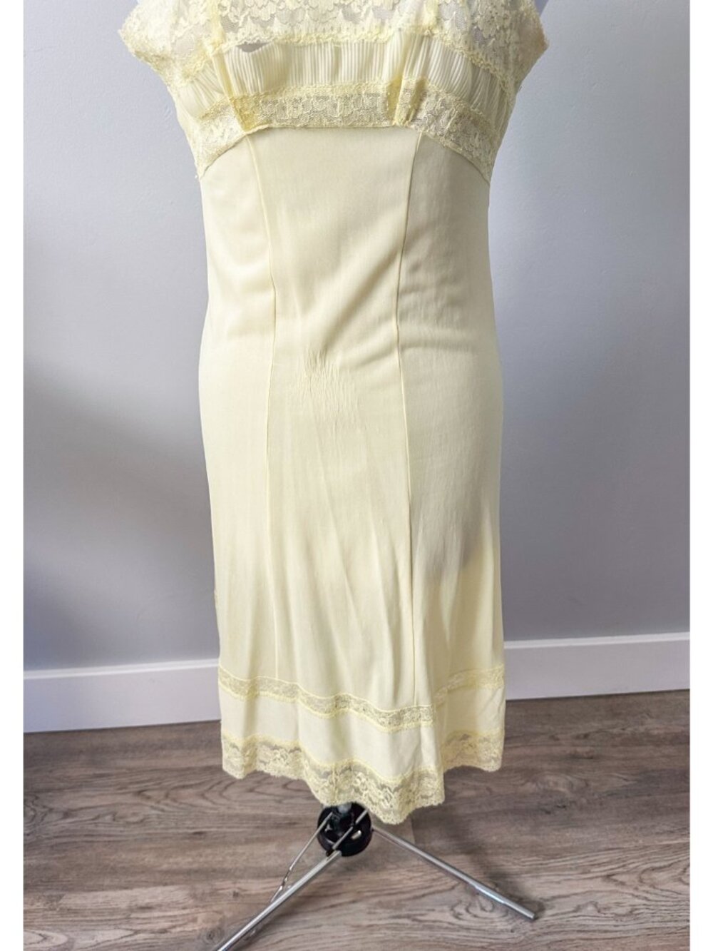 Vintage Butter Yellow Midi Lace Slip - Picture 8 of 10